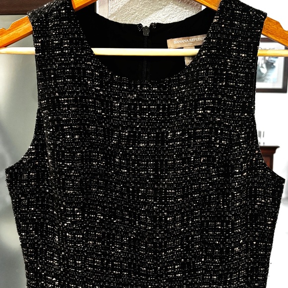 Banana Republic Metallic Tweed Dress w/ Pockets! - Size 2P - Picture 6 of 11